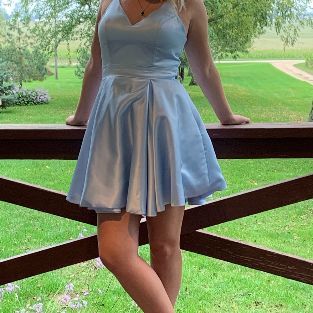 blue dress